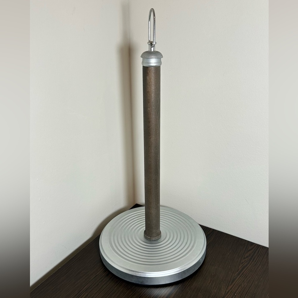 Paper towel holder